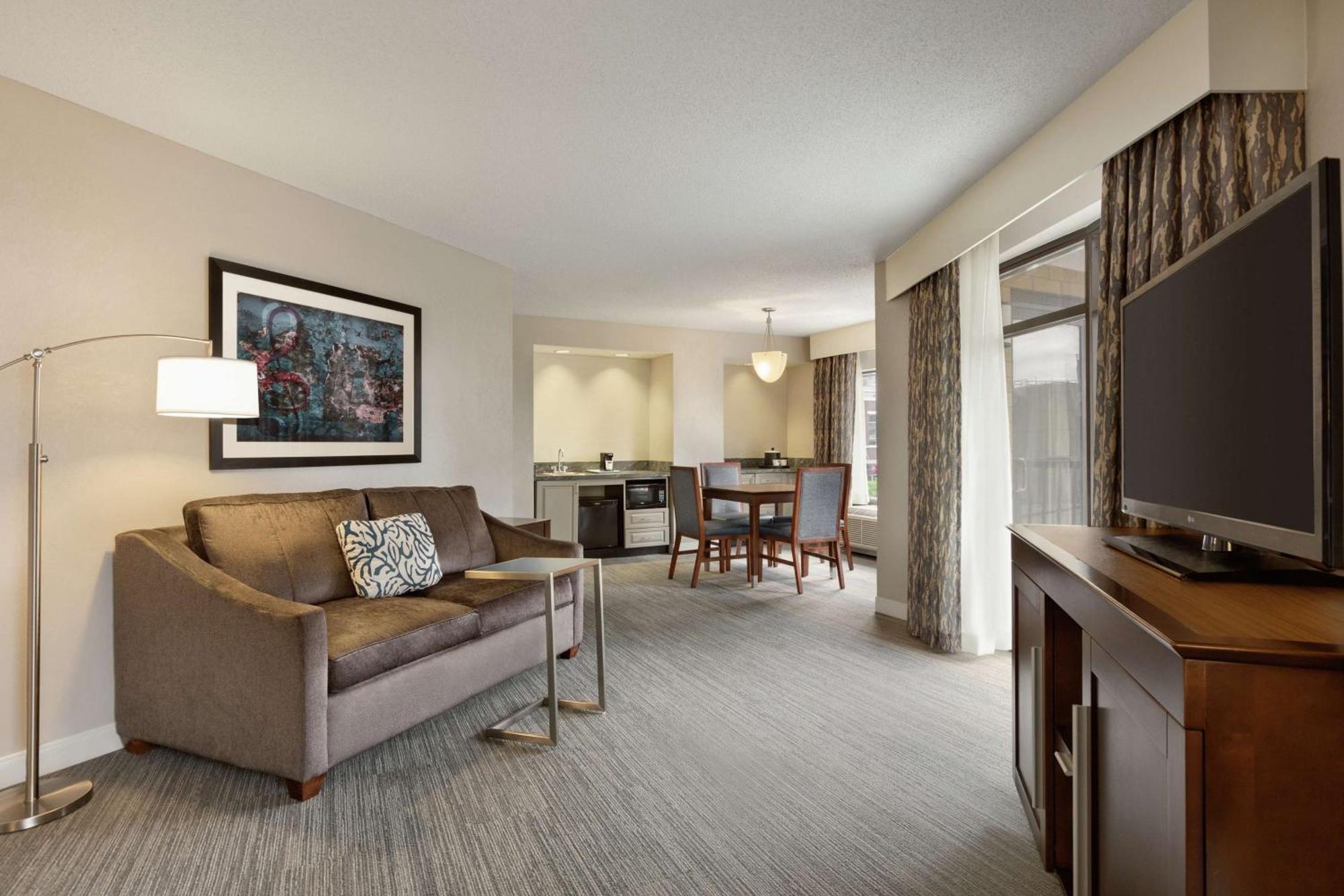 Hampton & Nashville-downtown Hotel 3*